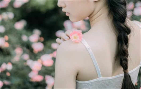 灵璧香港胎儿多大能鉴定性别(香港抽血验男女预约)